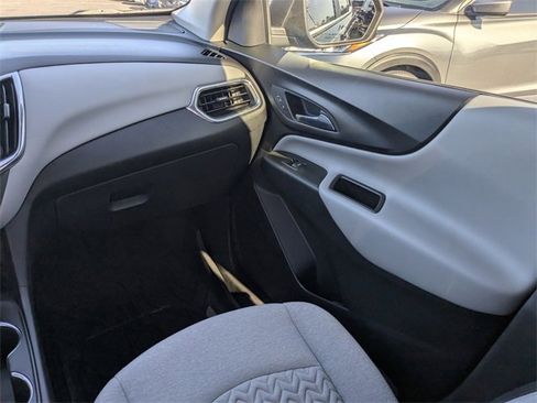 Used 2024 Chevrolet Equinox LS w/ Driver Confidence II Package image 17