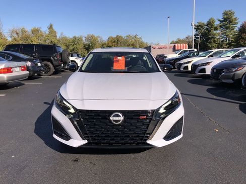 New 2025 Nissan Altima 2.5 SR w/ SR Premium Package image 16