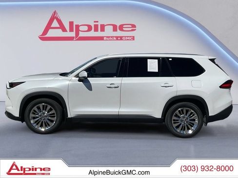 Used 2024 Toyota Grand Highlander FWD image 2