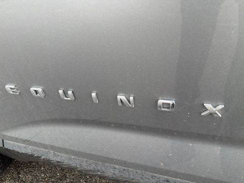 Used 2026 Chevrolet Equinox LT AWD/4WD image 32