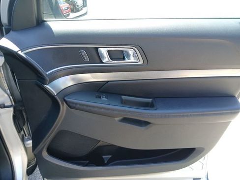 Certified 2018 Ford Explorer XLT w/ Equipment Group 202A AWD/4WD image 49
