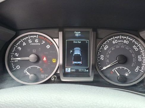 Used 2023 Toyota Tacoma TRD Off-Road image 23