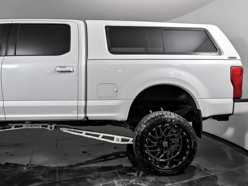 Used 2019 Ford F250 Lariat image 7