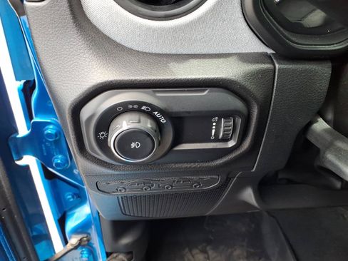 Used 2024 Jeep Wrangler Unlimited Sport AWD/4WD image 12