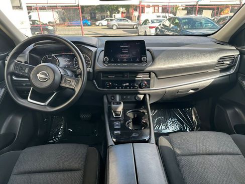 Used 2024 Nissan Rogue SV FWD image 13