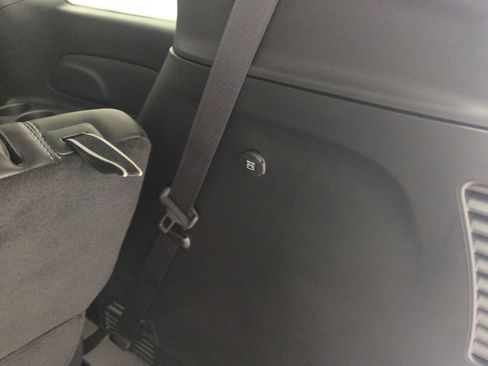 New 2026 Chrysler Pacifica Select image 9