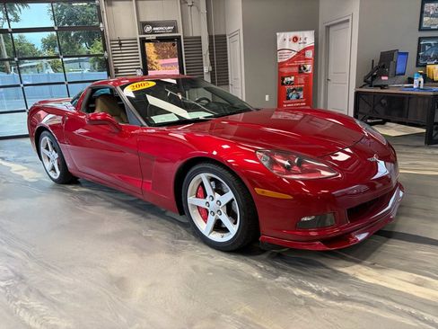 Used 2005 Chevrolet Corvette Coupe w/ Preferred Equipment Group RWD image 1