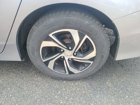 Used 2017 Honda Accord LX image 9