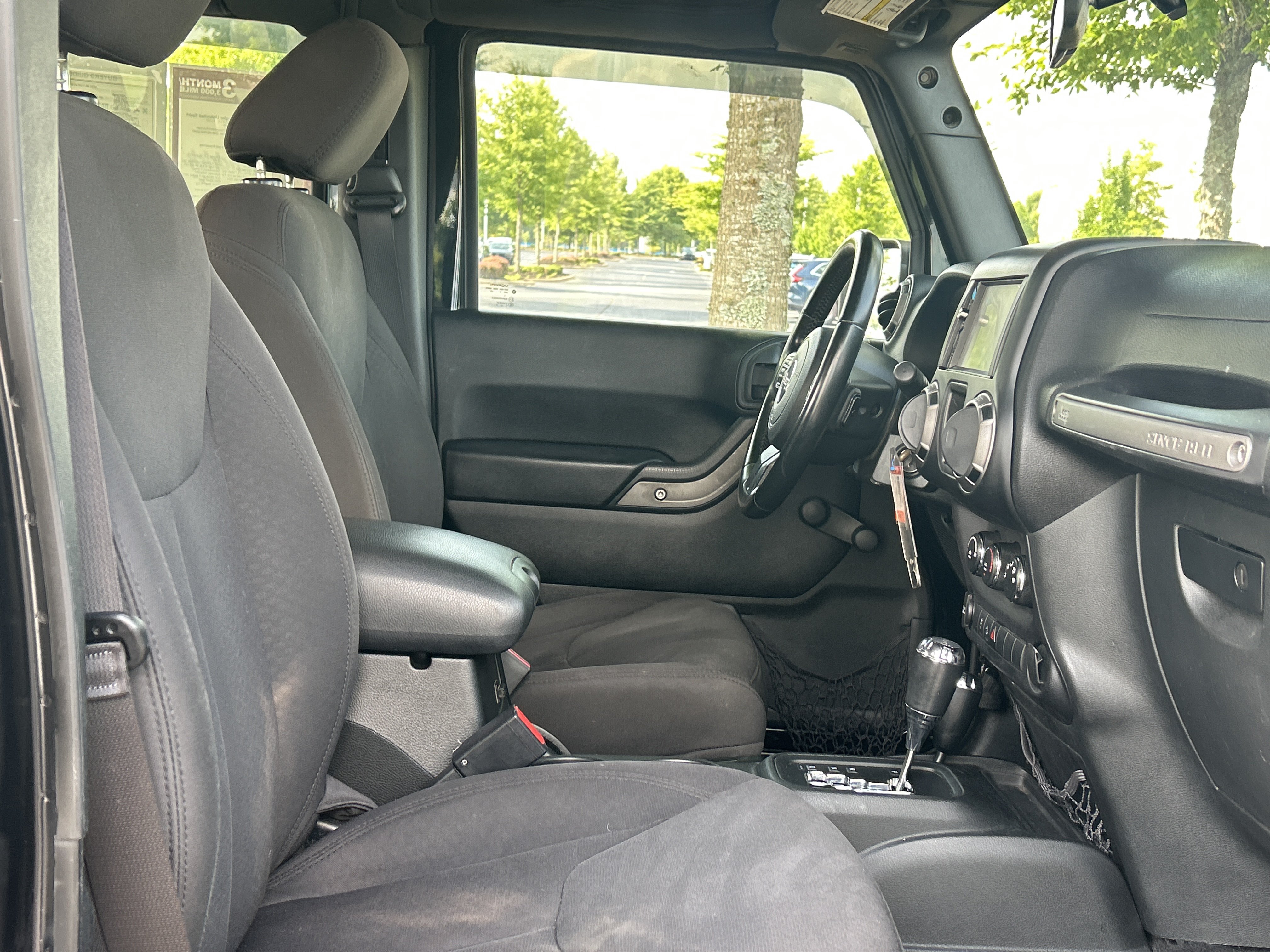 Used 2016 Jeep Wrangler Unlimited Sport w/ Connectivity Group AWD/4WD image 31
