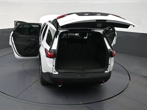 Used 2023 Chevrolet Traverse LT FWD image 32