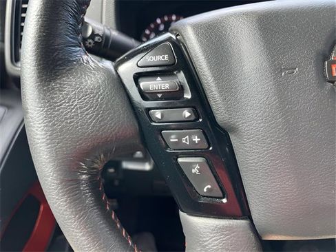 Used 2022 Nissan Frontier PRO-4X image 39