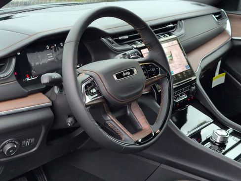 New 2025 Jeep Grand Cherokee L Summit image 12