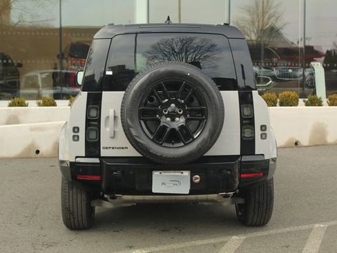 New 2026 Land Rover Defender 110 X-Dynamic SE image 7