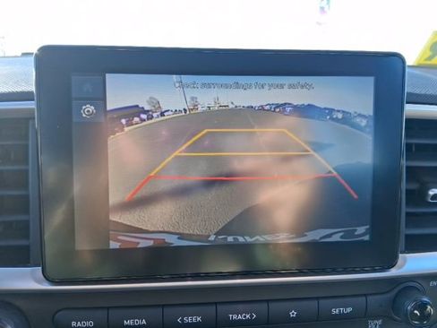 Used 2025 Hyundai Venue SEL image 28