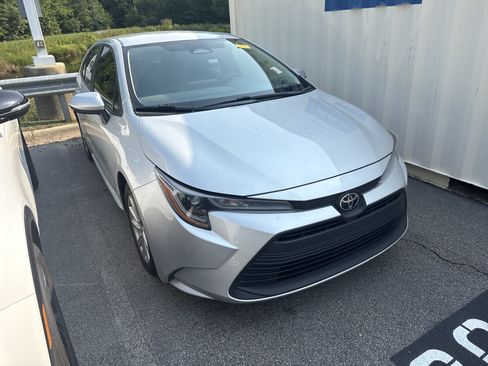 Used 2023 Toyota Corolla LE w/ LE Convenience Package FWD image 38