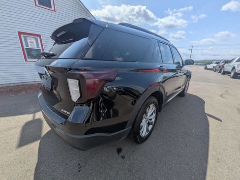 Used 2021 Ford Explorer XLT w/ Equipment Group 202A image 8