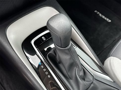 Used 2025 Toyota Corolla LE image 21