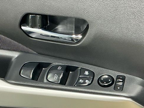 Used 2020 Nissan Kicks SV image 12