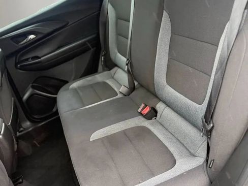 Used 2021 Chevrolet TrailBlazer LS FWD image 13