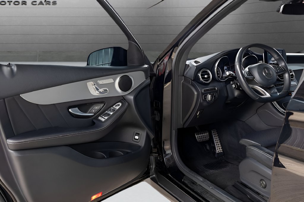 Used 2019 Mercedes-Benz GLC 300 image 30