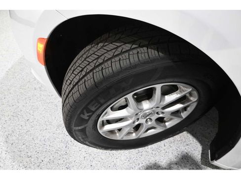 Used 2022 Chrysler Pacifica Touring-L FWD image 11