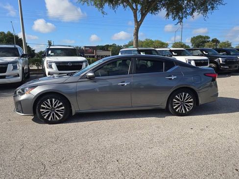 Certified 2023 Nissan Altima 2.5 SV FWD image 5