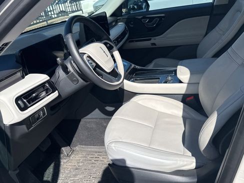 Used 2025 Lincoln Aviator AWD w/ Equipment Group 101A image 6