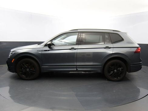 Certified 2022 Volkswagen Tiguan SE R-Line image 2