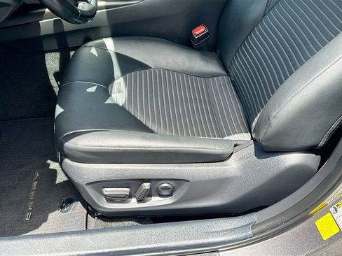 Used 2022 Toyota Camry SE FWD image 19