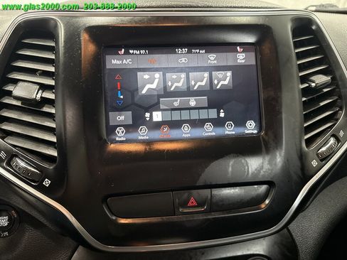 Used 2019 Jeep Cherokee Latitude Plus w/ Cold Weather Group image 23