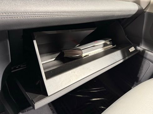 Used 2023 Toyota Sienna XLE image 32