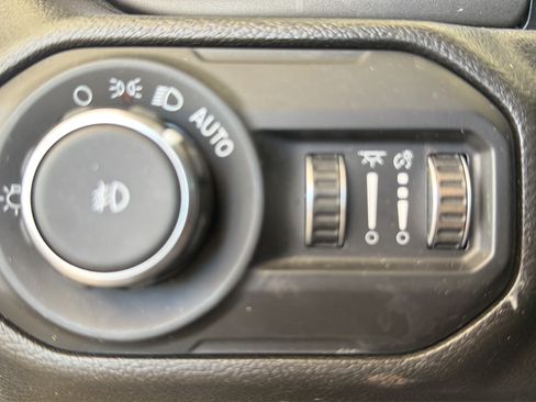 Used 2022 Jeep Wrangler Unlimited Sport AWD/4WD image 19