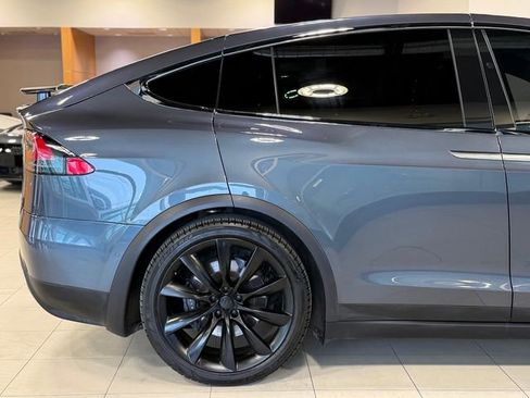 Used 2017 Tesla Model X 90D image 19