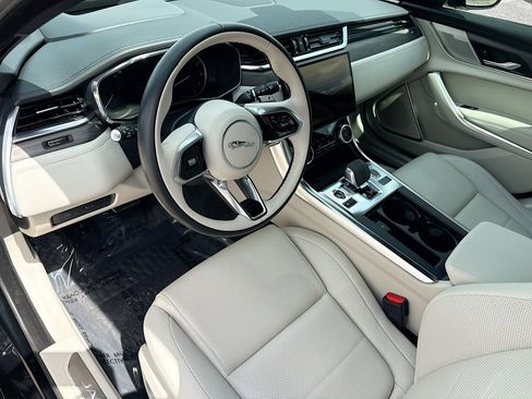 Used 2023 Jaguar XF SE image 25