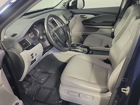 Used 2017 Honda Pilot Touring image 19