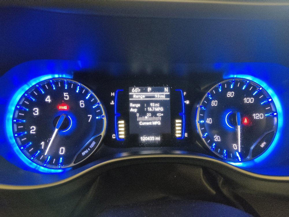 Used 2019 Chrysler Pacifica Touring-L FWD image 23