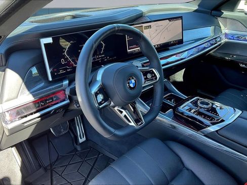Used 2025 BMW 760i xDrive w/ Premium Package AWD/4WD image 17