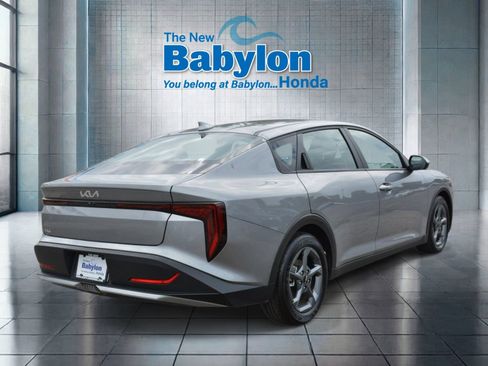 Used 2025 Kia K4 FWD image 4