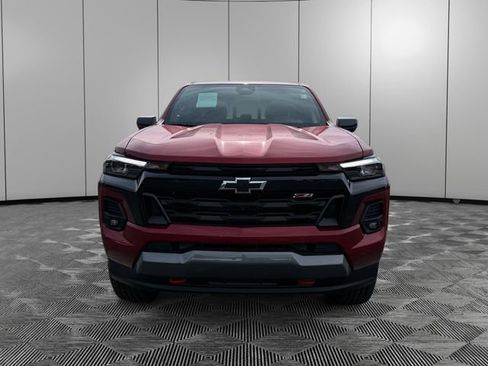 Certified 2025 Chevrolet Colorado Z71 w/ Technology Package AWD/4WD image 8