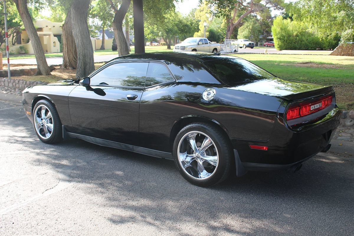 Used 2013 Dodge Challenger R/T Plus RWD image 29