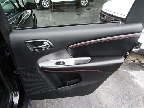 Used 2018 Dodge Journey GT image 29