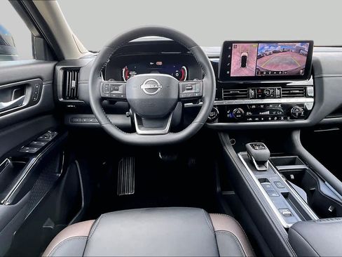 Used 2026 Nissan Pathfinder Platinum w/ Cargo Package FWD image 6
