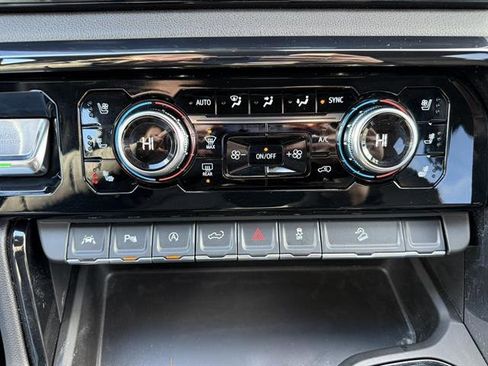 Certified 2025 GMC Sierra 1500 AT4 w/ AT4 Premium Package image 23