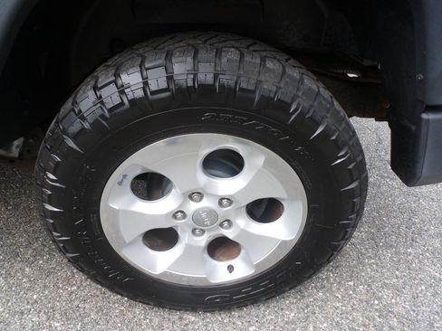 Used 2014 Jeep Wrangler Sport AWD/4WD image 13