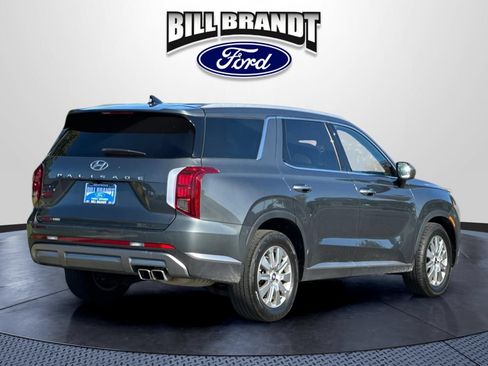 Used 2025 Hyundai Palisade SEL FWD image 3
