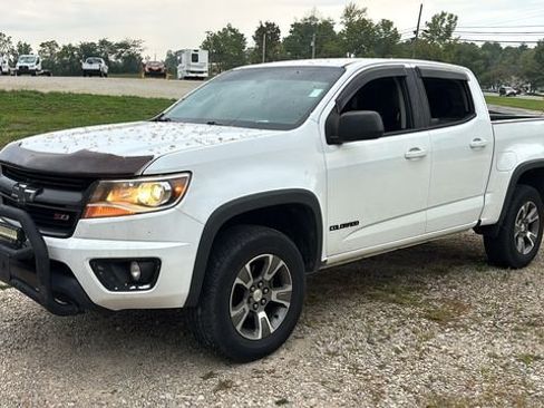 Used 2018 Chevrolet Colorado Z71 AWD/4WD image 3