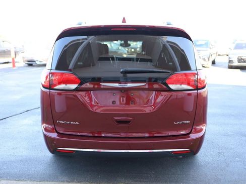 Used 2019 Chrysler Pacifica Limited FWD image 6