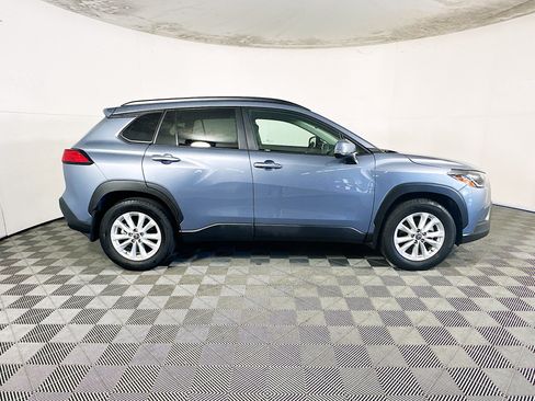 Used 2023 Toyota Corolla Cross LE FWD image 2