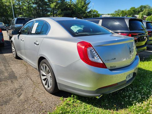 Used 2013 Lincoln MKS FWD image 3
