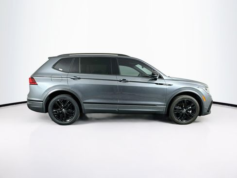 Used 2022 Volkswagen Tiguan SE R-Line FWD image 10
